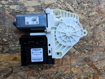 фото thumb №1, Двигунчик скла праві golf v 1k0959792r