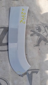 фото thumb №1, Jeep grand cherokee wk2 lift накладка права задня