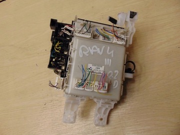 фото thumb №1, Коробка предохранителей toyota rav4 2.2 82730-42010