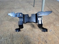 фото thumb №7, Mazda 6 gj lift 18r-- кронштейн замка капот