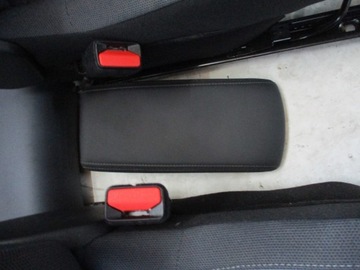 фото thumb №12, Обивка pół кожа сиденья peugeot 2008 20r