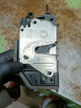 фото thumb №5, Замок правый зад bmw e60 7154630