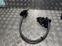 фото thumb №1, Замок доводчик крышки audi q3 83a sportback 5ta827887c 81a827506