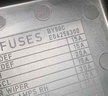 фото thumb №5, Корпус коробка предохранителей nissan nv200 e04256300 e00301600
