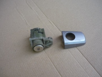 фото thumb №1, Вставка замка дверь левый перед opel astra h zafira b 24463527 + заглушка