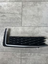 фото thumb №1, Skoda superb решітка права 3p0853666