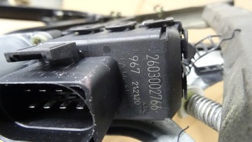 фото thumb №8, Audi a4 b5 рестайлинг рамка дверь подъемник левый перед 8pin 8d0837397d