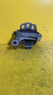 фото thumb №1, Mazda 6 iii - правая сторона кронштейн двигателя