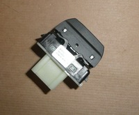 фото thumb №6, Кнопка багажника, заливной r megane iv