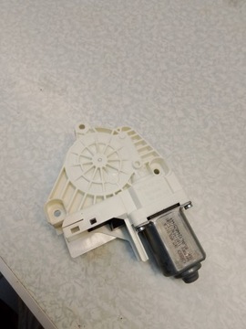 фото thumb №16, Моторчик стёкла правый зад audi a6 c7 8k0959812a