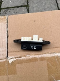 фото thumb №1, Lexus ux 250h 200h переключатель крышки задняя