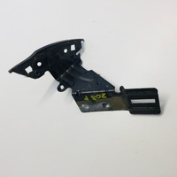 фото thumb №1, Кронштейн крыла правое peugeot 208