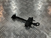 фото thumb №1, Обмежувач двері правий перед alfa romeo giulia 15-