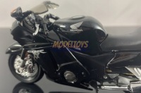 HONDA CBR 1100 XX Blackbird стенд 1:18 Maisto 77488