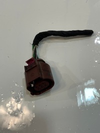 фото thumb №1, Колодка штекер audi a4 b9 4h0973713h