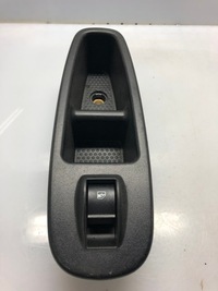 фото thumb №1, Панель перемикач вікон fiat 500l