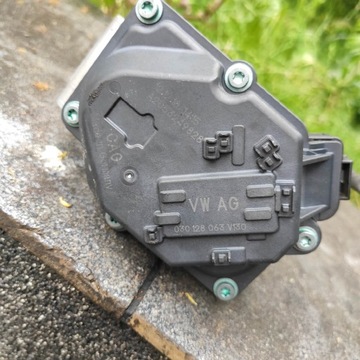 фото thumb №8, Дросельна заслінка vw touran golf 5 1.4 tsi 03c128063