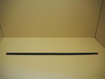 фото thumb №1, Планка ущільнювач скла двері правих передніх golf vii 3d