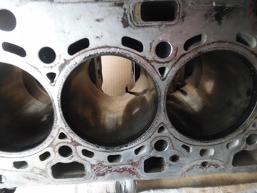 BMW E81 E90 E60 - 2.0D b47D20A БЛОК ДВИГАТЕЛЯ