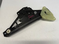 Renault austral 1.2 e-tech подъемник стекло левый задний  827210436r Недорого, фото thumb