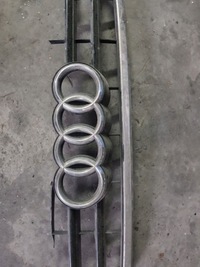 фото thumb №1, Емблема решітка радіатора logo перед audi a6 c7 a8 q2 q8