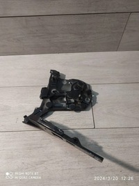 фото thumb №1, 7451. taycan петля капот правый 9j1823296