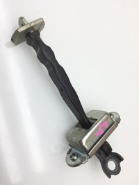 фото thumb №1, Nissan juke f15 lift обмежувач двері лівий задня