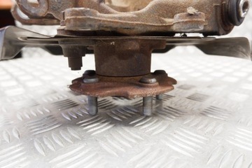 фото thumb №8, Поворотна опора задня ліва lexus nx _z1_ 4241042040 2.5l гібрид 114kw 2019