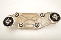 фото thumb №1, Tesla model s p85d кронштейн подушка двигателя