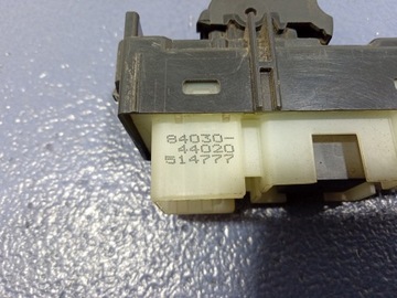фото thumb №7, Toyota avensis verso кнопка стёкла перед правый 84030-44020