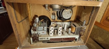 Radio drewniane zabytkowe ,,RFT AM-FM SUPER DOMINANTE SERIE DRESDEN,,