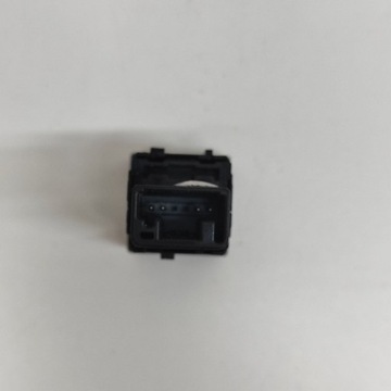 фото thumb №9, Toyota bz4x 2024 кнопка відкривання кришки багажника