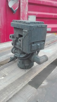 фото thumb №4, Передний модулятор клапан ebs scania r 1773676