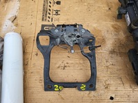 фото thumb №1, Peugeot 208 кронштейн поперечина замок комплект