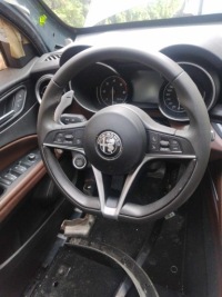 фото thumb №3, Alfa romeo stelvio панель приладів консоль ремені подушка безпеки x