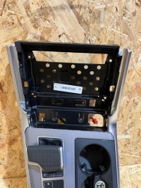 фото thumb №7, Dekor панель средний ручка выборщик audi a6 s6 c8 2018- оригинал демонтаж