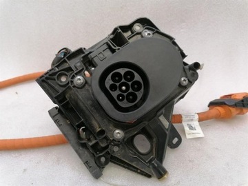 фото thumb №1, Porsche taycan 9j charging port with проводка 9j1915372c правий hand drive rhd