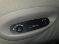 фото thumb №8, Крышка баллончик предохранителей chrysler town and country 2005 3.3 b 182km eu