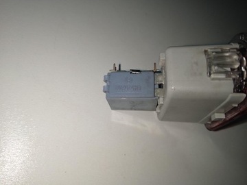 ОТРАЖАТЕЛЬ ДВЕРИ VW SKODA 1J0947411B