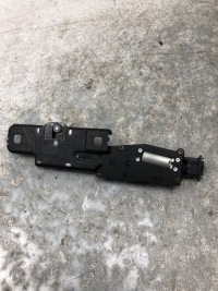 фото thumb №5, Замок доводчик крышки audi q5 4f9827383e