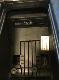 фото thumb №13, Подлокотник кожа бардачок mercedes c w205 europa