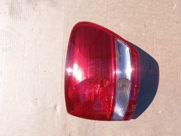 фото thumb №9, Лампа правый зад toyota avensis verso 01-03r 4435