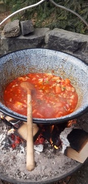 GRILL TRÓJNÓG OGRODOWY RUSZT INOX PALENISKO 80.KOCIOŁEK EMALIOWANY 8L