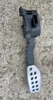 фото thumb №1, Renault rafale 1.2 e-tech hybrid austral педаль газа накладка