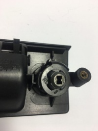 фото thumb №6, Ручка замок бардачка панелі приладової панелі консолі mercedes w124 1246800184