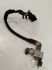 фото thumb №1, Клема мінусова vw passat b8 5q0915181g