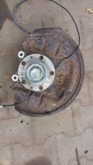 фото thumb №1, Поворотний кулак ліва задня peugeot 407 08r 2.0hdi kombi