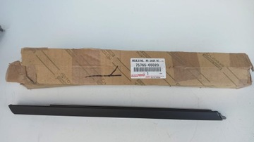 фото thumb №1, 75765-05020 планка двері правих зад avensis t27