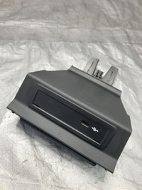 фото thumb №1, Гнездо port вход usb типа c mercedes glb x247