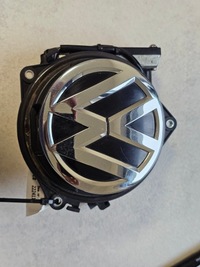 фото thumb №1, Ручка крышки камера заднего вида эмблема vw golf vii